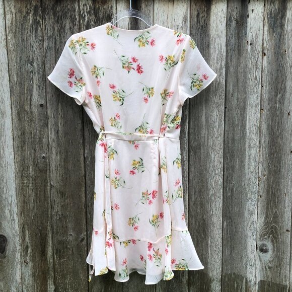 Lush Soft Pink Floral Flutter Wrap Short Sleeve Dress Small NWOT - Picture 6 of 10